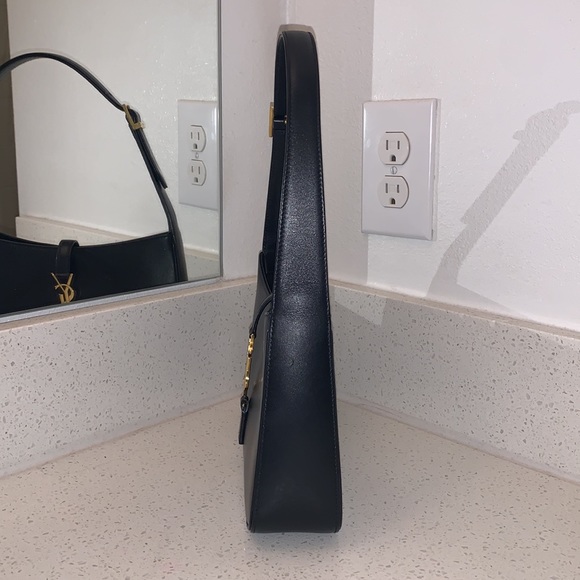 Saint Laurent YSL Le 5 à 7 Leather Hobo in Nero - Picture 6 of 12